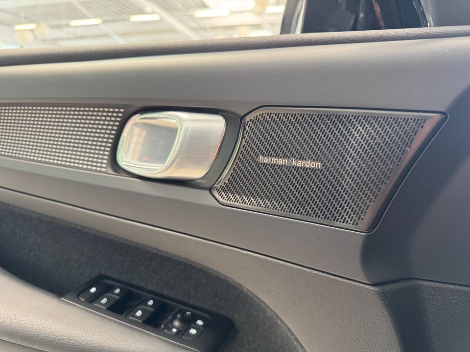 Volvo XC40 P8 ReCharge Twin R-Design 5d