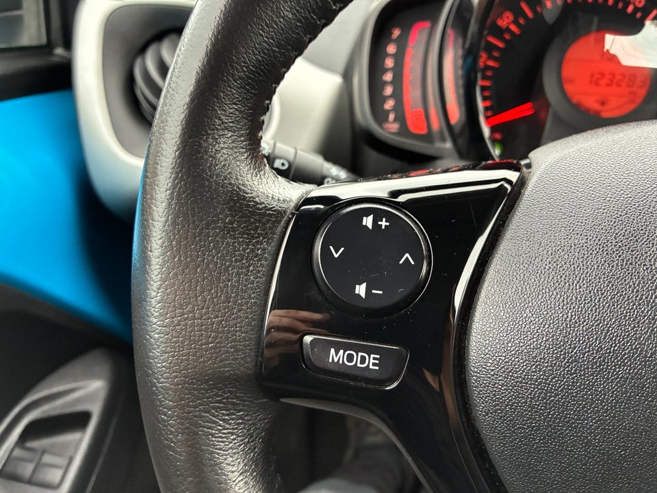 Toyota Aygo 1,0 VVT-i x-play 5d