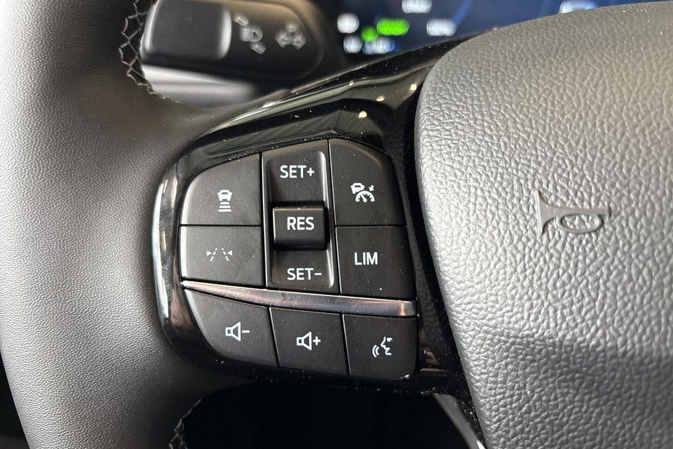 Ford Kuga 2,5 PHEV Active X CVT 5d