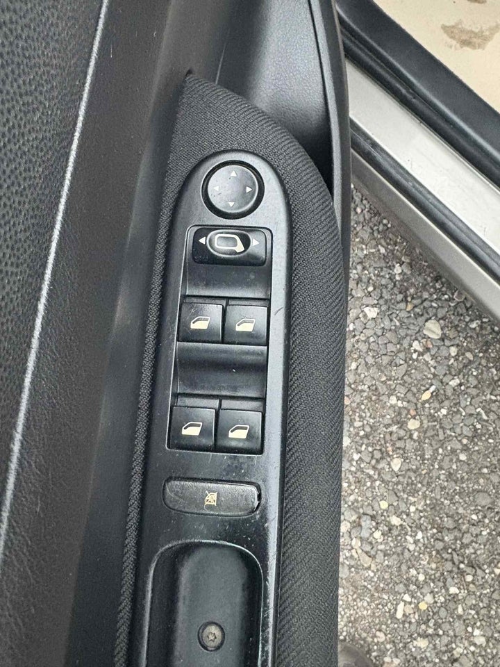 Peugeot 307 2,0 T6 5d