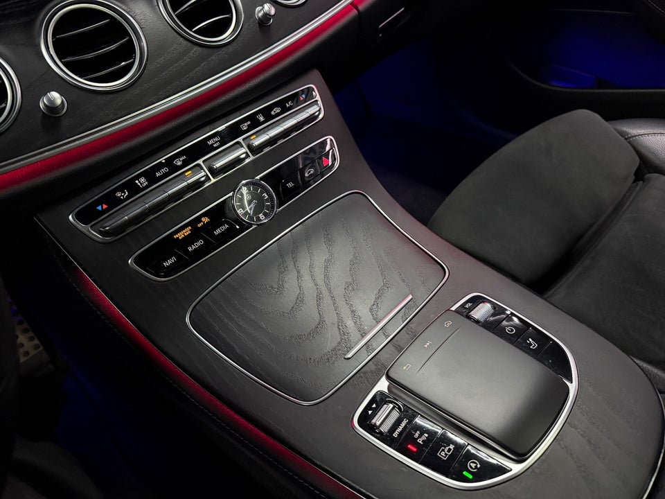 Mercedes E220 d 2,0 AMG Line stc. aut. 4Matic 5d