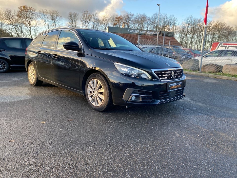 Peugeot 308 1,5 BlueHDi 130 Selection Sky SW 5d