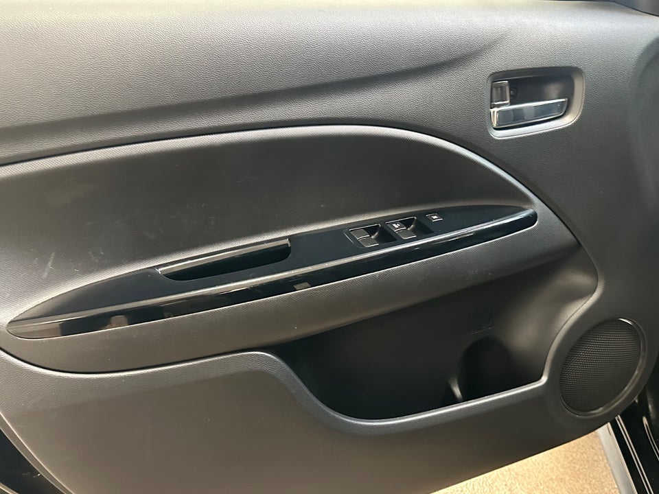 Mitsubishi Space Star 1,2 Inlead CVT 5d