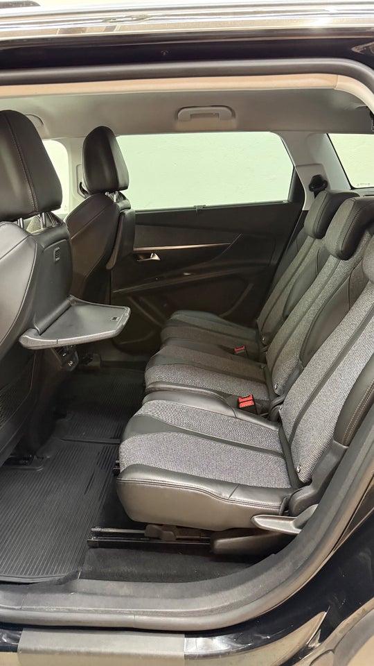 Peugeot 5008 1,5 BlueHDi 130 Allure 7prs 5d