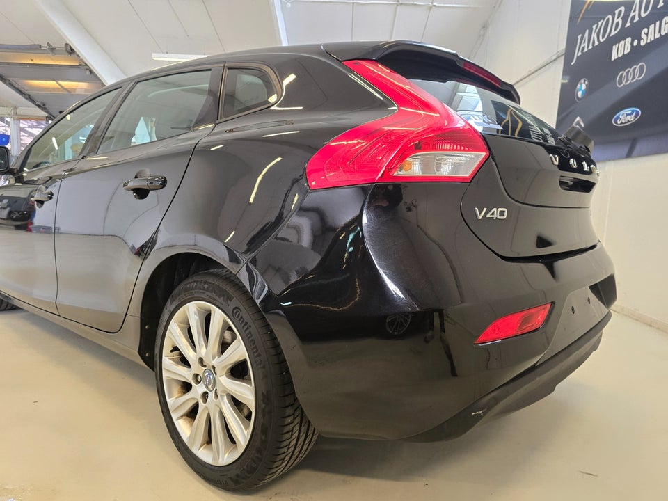 Volvo V40 1,6 D2 115 Kinetic 5d