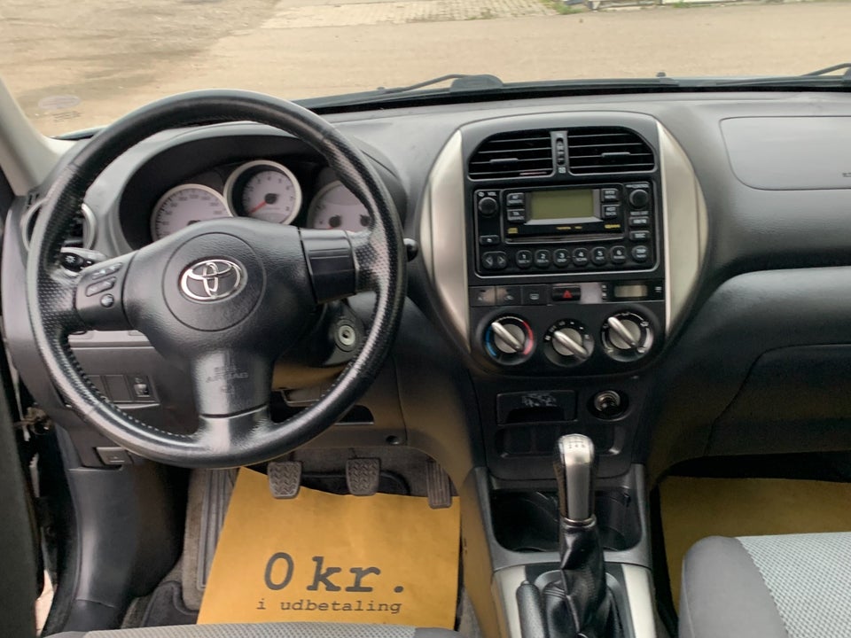 Toyota RAV4 1,8 VVT-i 3d