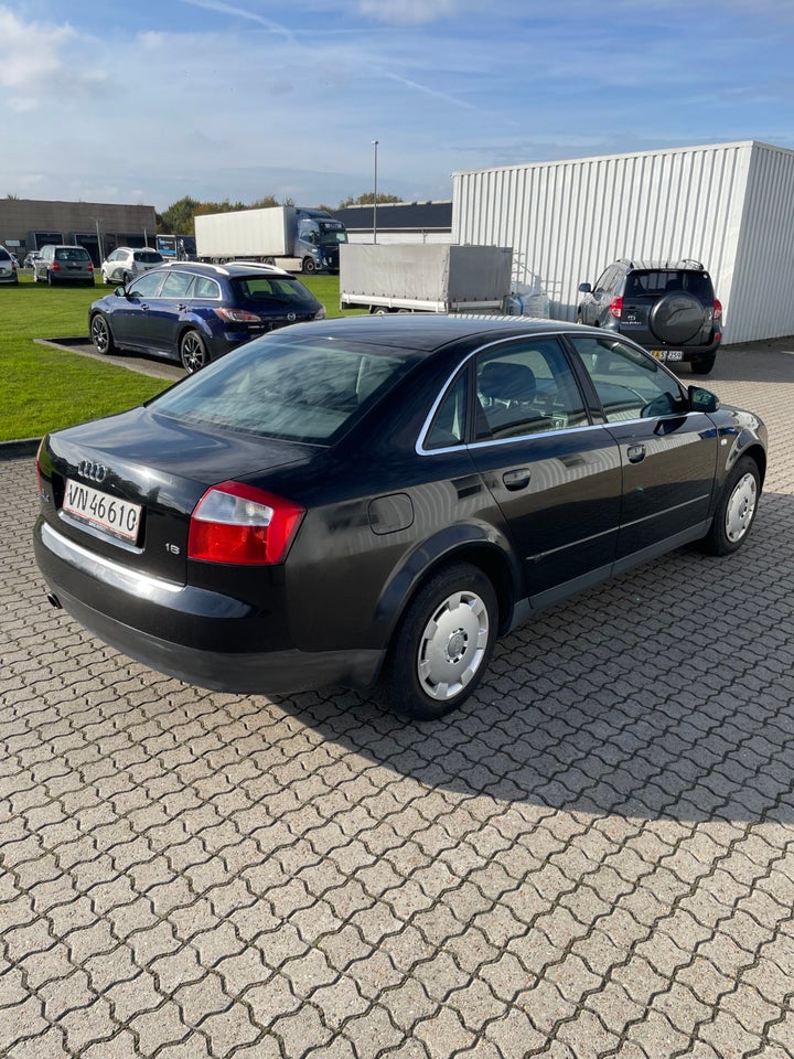 Audi A4 1,6  4d