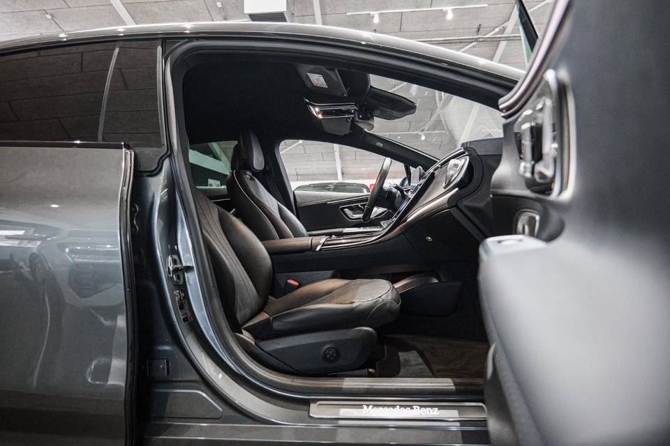 Mercedes EQE350 AMG Line 4d