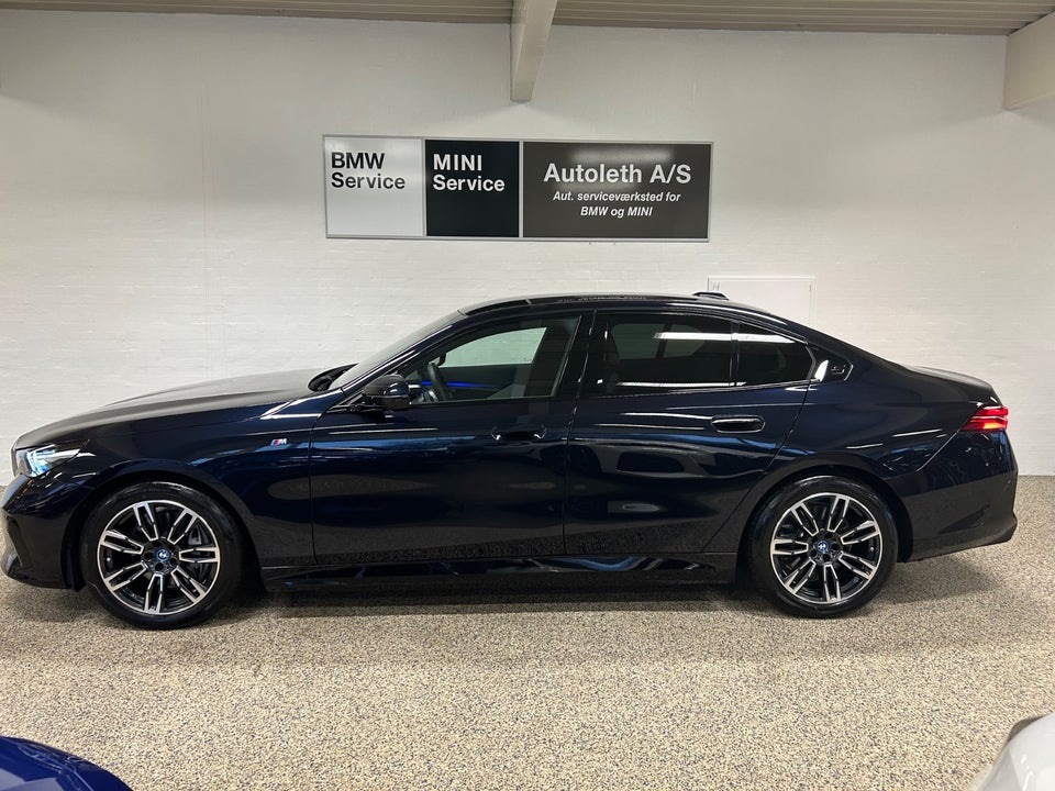 BMW i5 eDrive40 Fully Charged M-Sport 4d