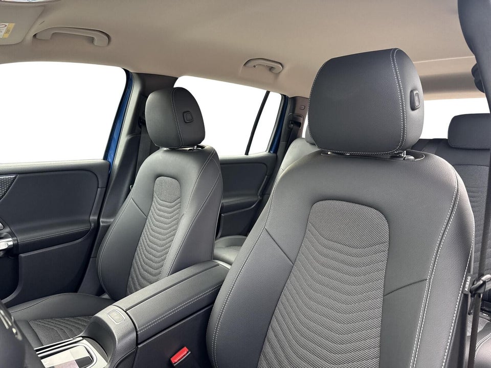 Mercedes EQB300 Progressive 4Matic 7prs 5d