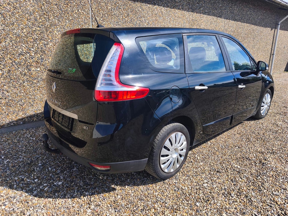 Renault Grand Scenic III 1,9 dCi 130 Dynamique 7prs 5d
