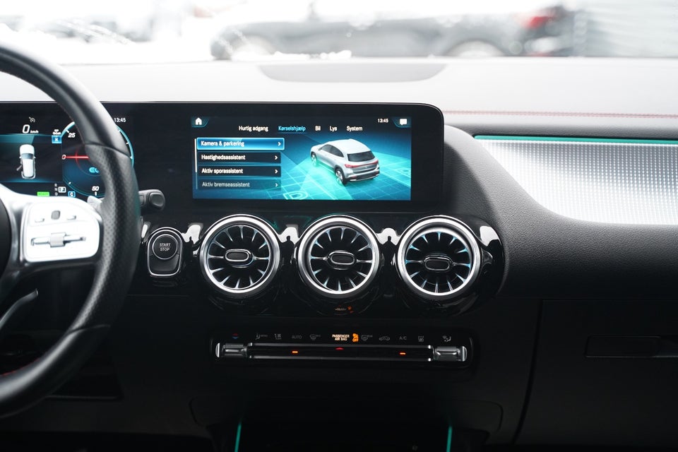 Mercedes EQA300 AMG Line 4Matic 5d