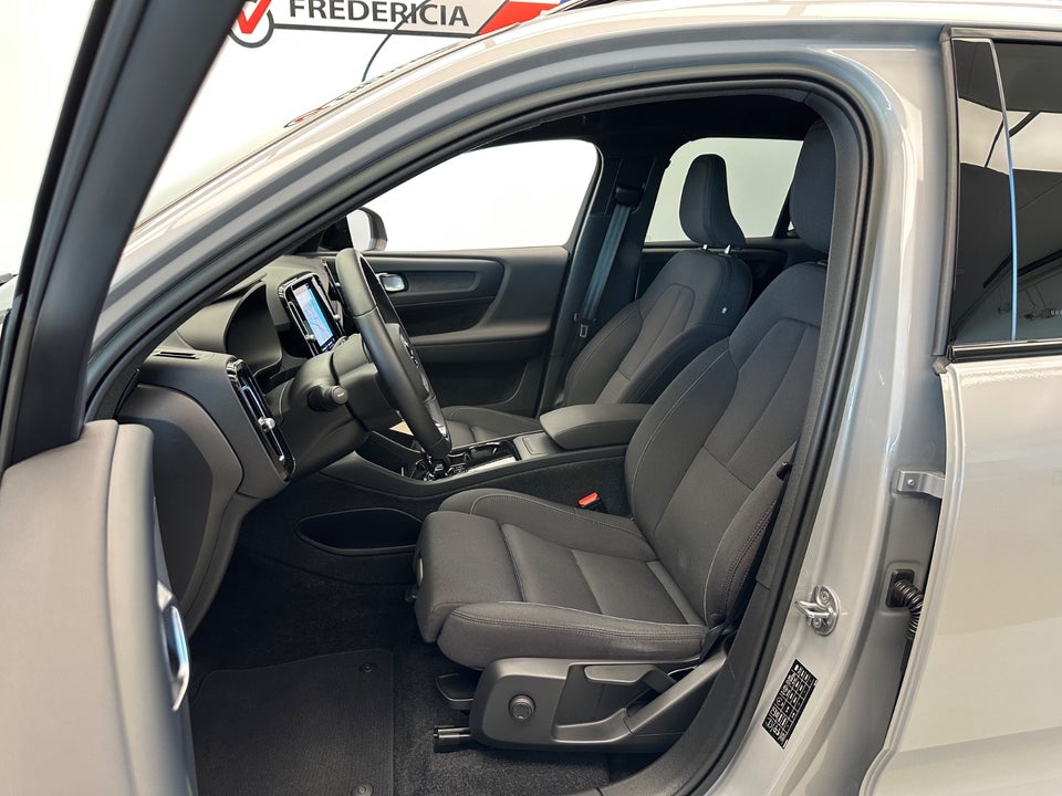 Volvo XC40 ReCharge Start 5d