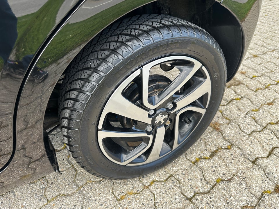 Peugeot 108 1,0 e-VTi 72 Allure+ 5d