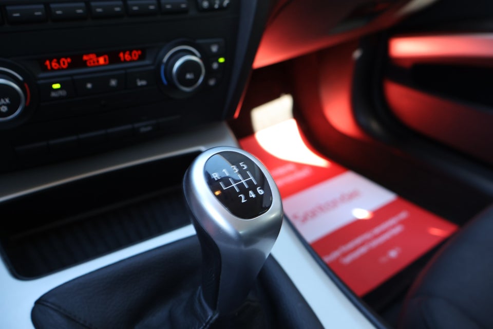BMW 320d 2,0 Touring 5d