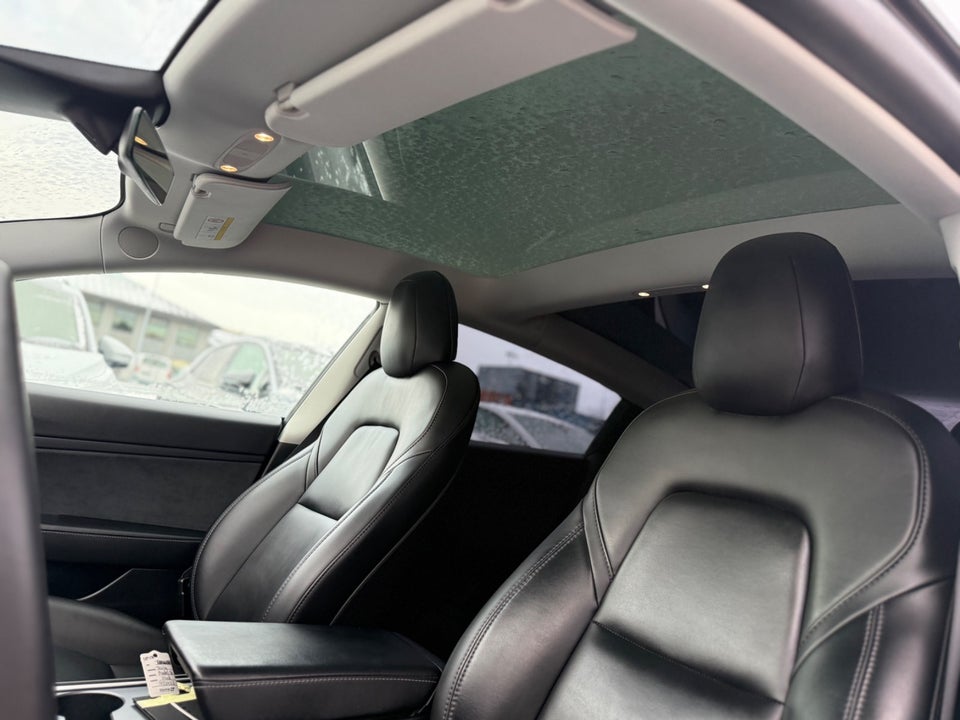 Tesla Model 3 Standard Range+ RWD 4d