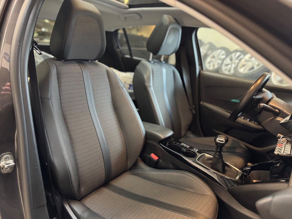 Peugeot 208 1,5 BlueHDi 100 Allure Sky 5d