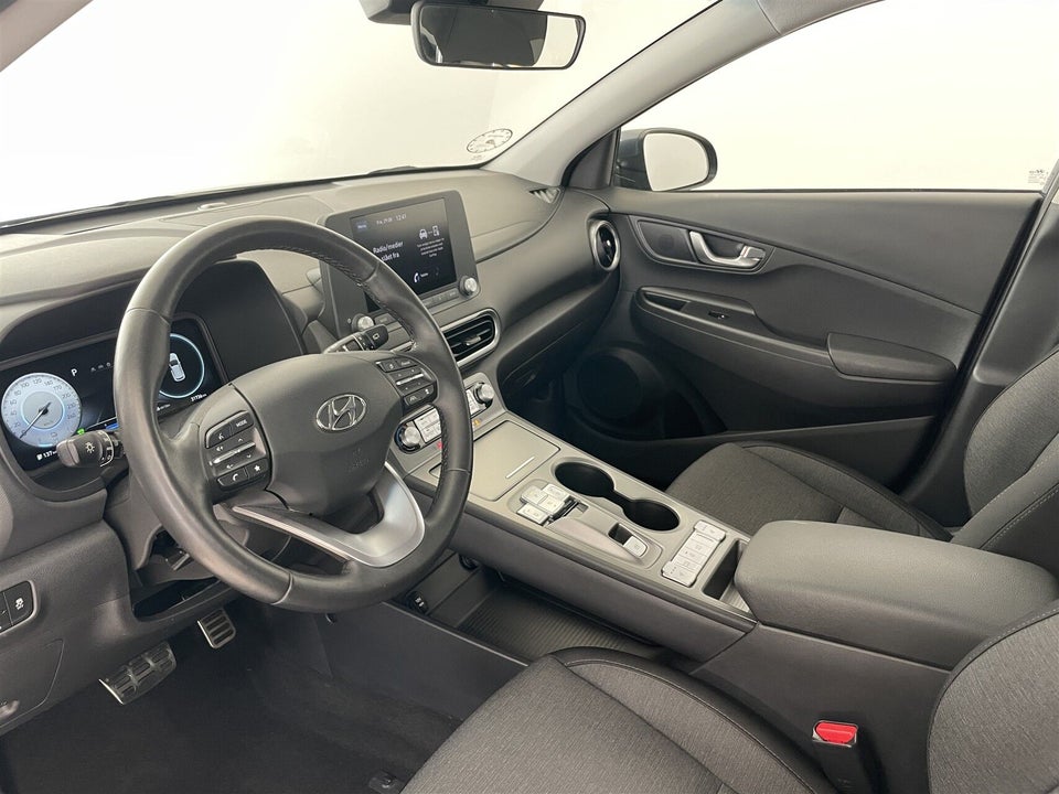 Hyundai Kona 64 EV Essential 5d
