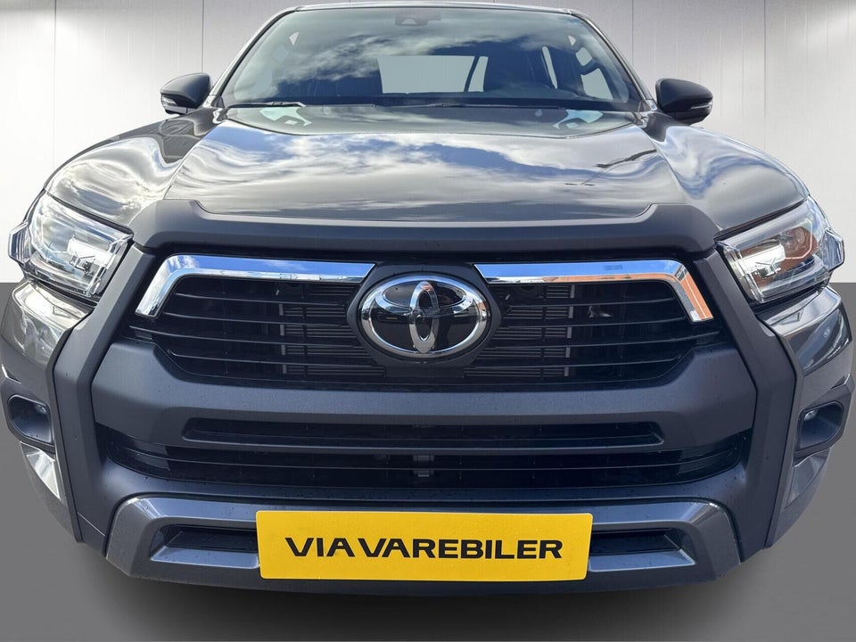 Toyota HiLux 2,8 D T4 Invincible Db.Kab aut. 4d