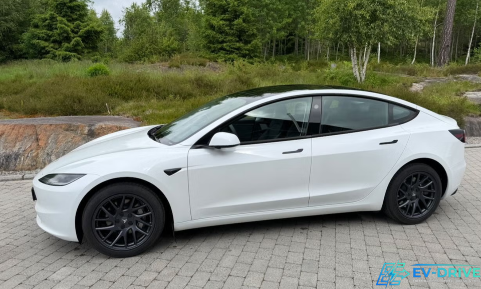 Tesla Model 3 RWD 4d