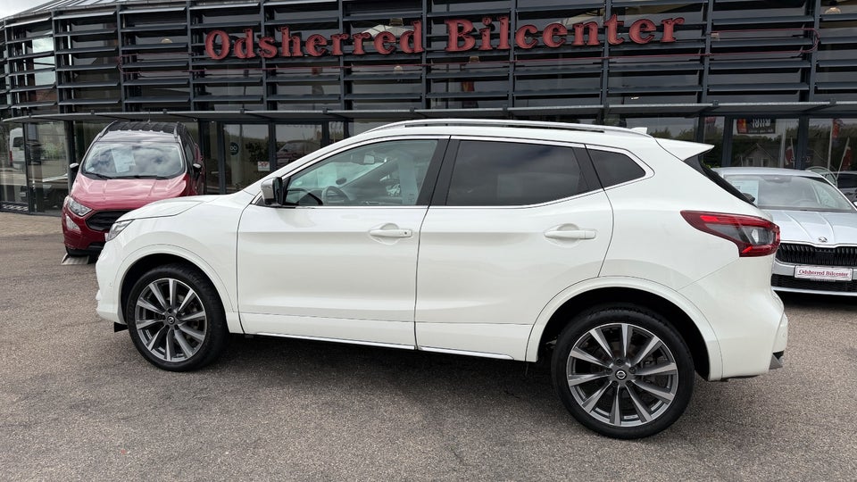 Nissan Qashqai 1,3 Dig-T 160 Tekna+ 5d