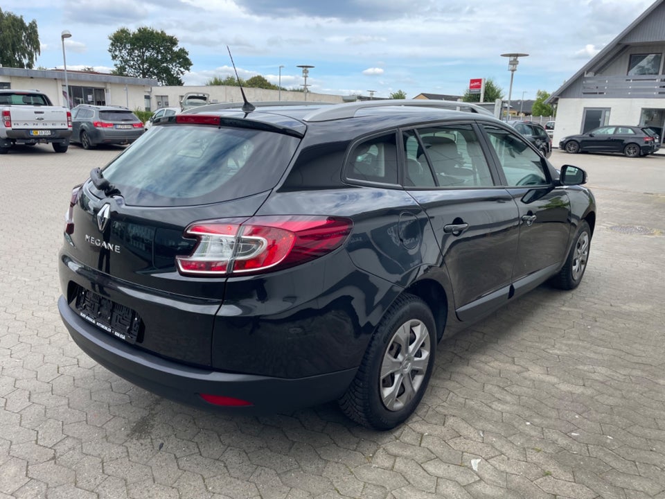 Renault Megane III 1,6 110 Authentique Sport Tourer 5d