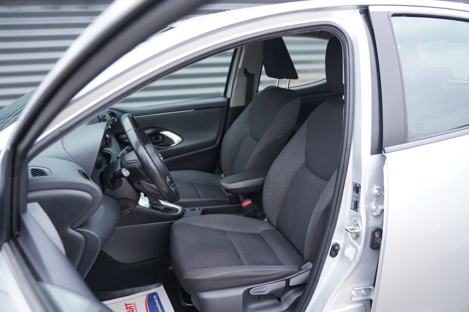 Toyota Yaris 1,5 Hybrid H3 e-CVT 5d