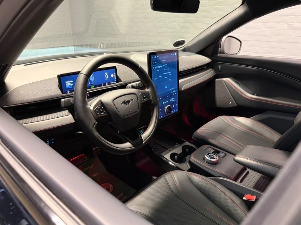 Ford Mustang Mach-E 88 Extended Range AWD 5d