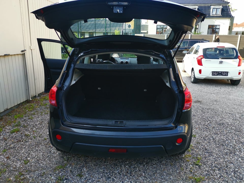 Nissan Qashqai 2,0 Tekna 5d