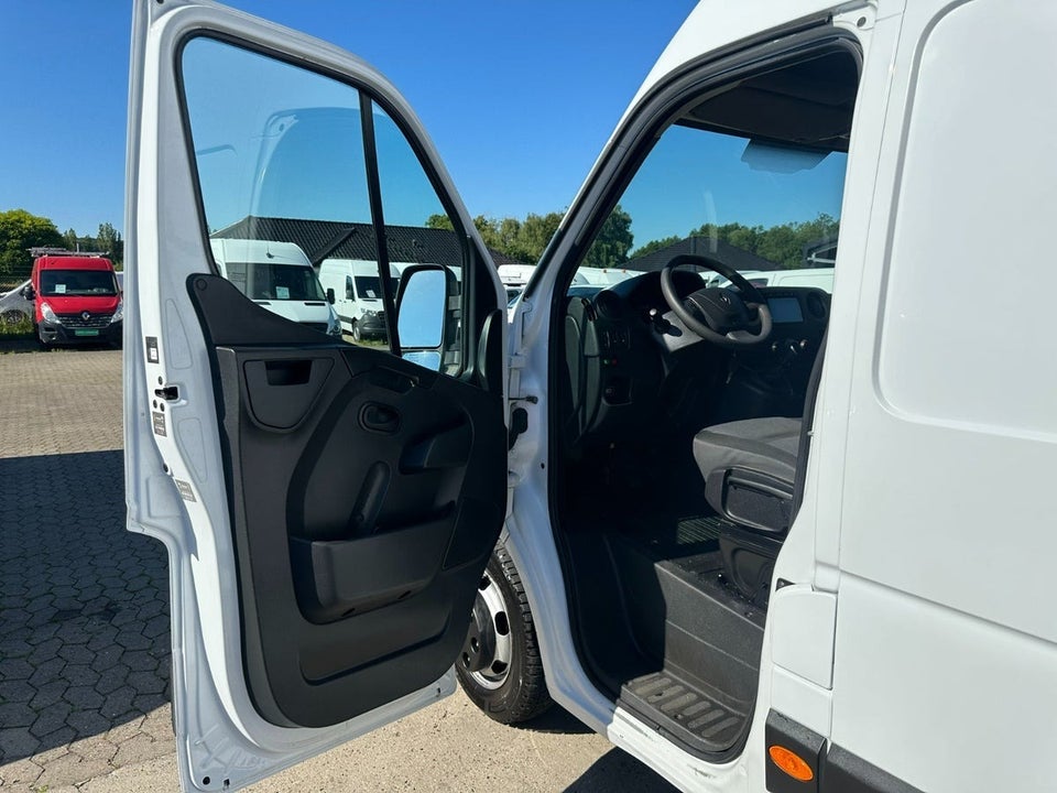 Renault Master III T35 2,3 dCi 165 L3H2 Kassevogn RWD