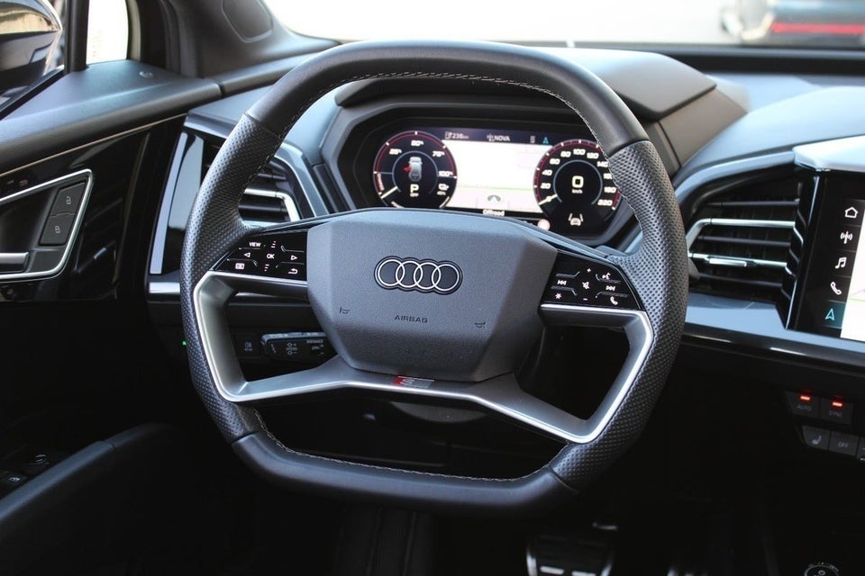 Audi Q4 e-tron 45 S-line 5d
