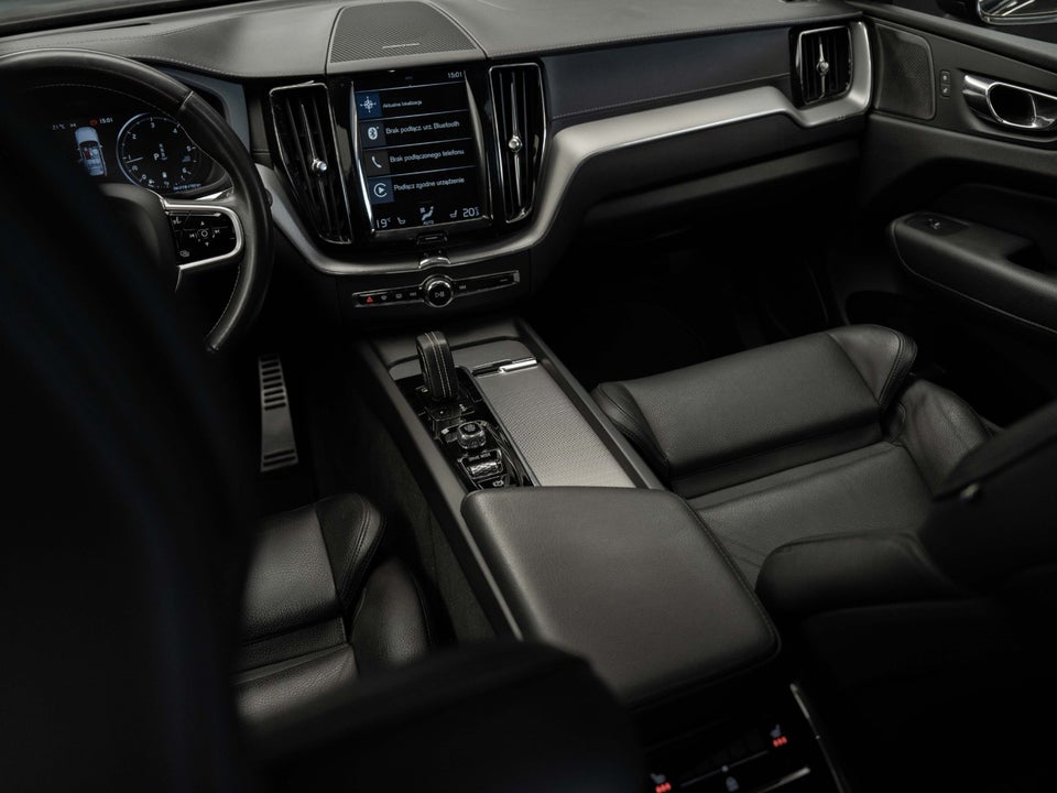 Volvo XC60 2,0 D5 235 R-Design aut. AWD 5d
