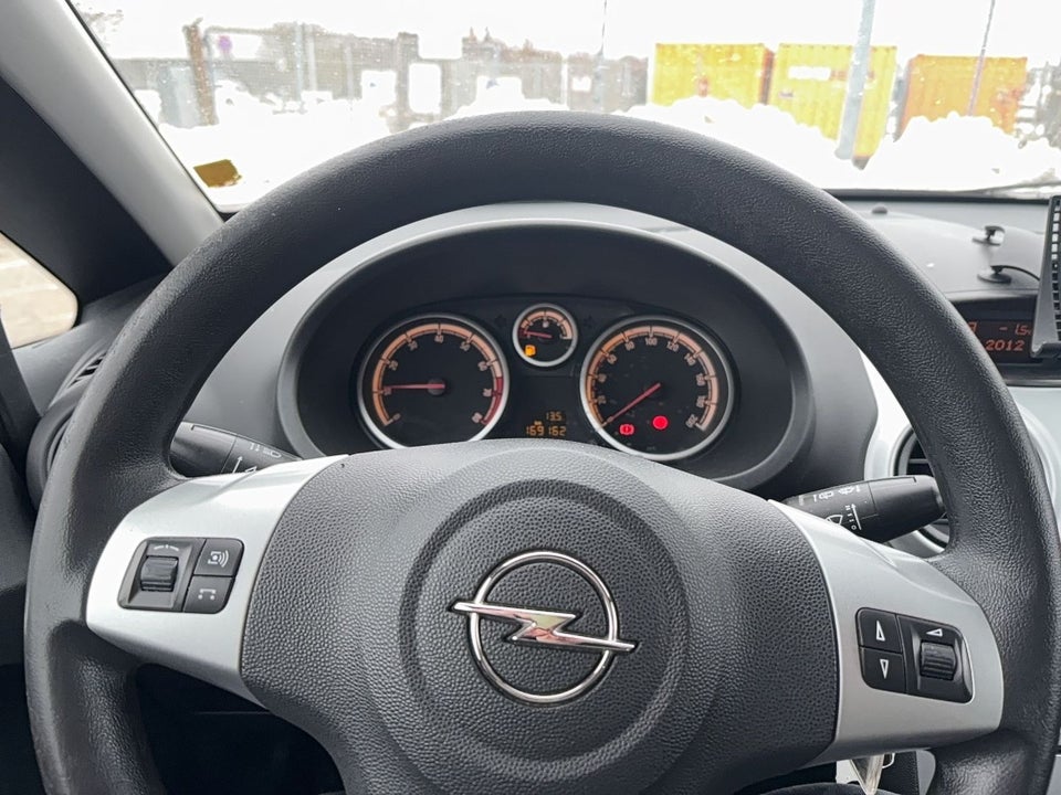 Opel Corsa 1,0 12V Enjoy 3d