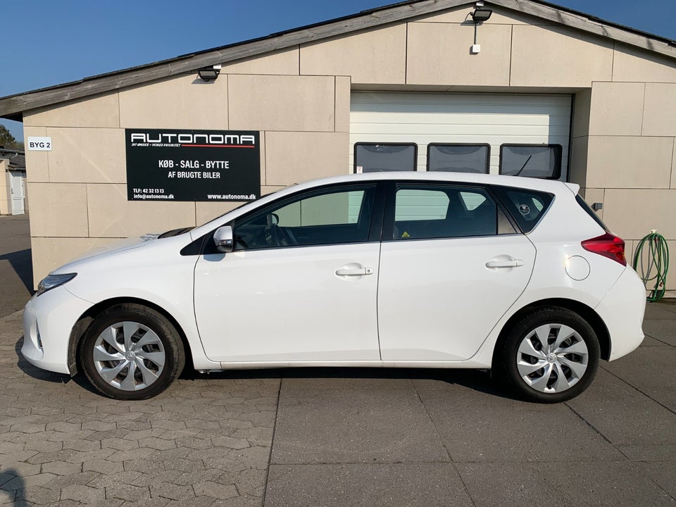 Toyota Auris 1,6 T2+ 5d