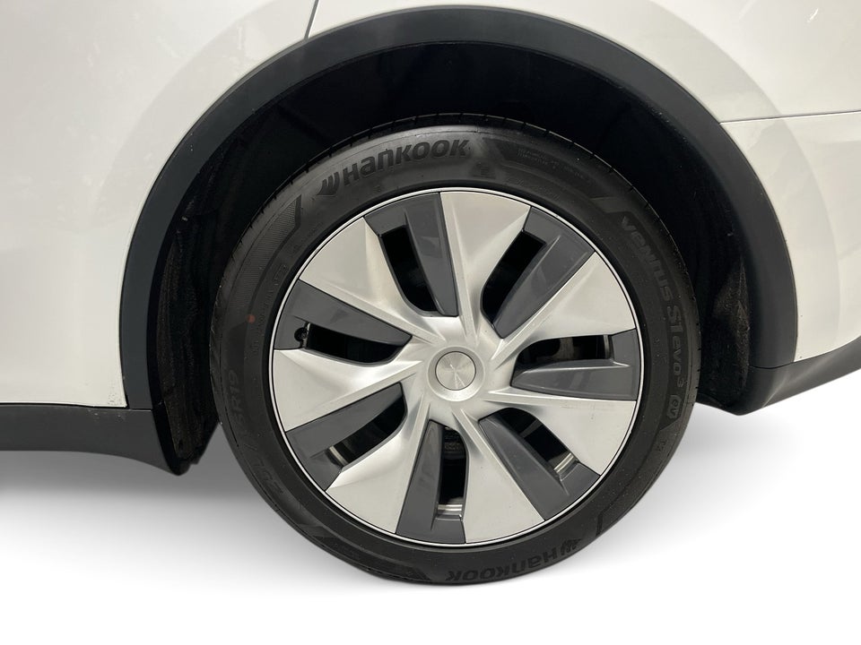 Tesla Model Y Long Range AWD 5d