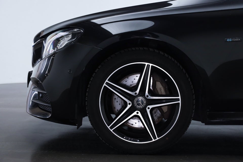 Mercedes E300 e 2,0 AMG Line aut. 4d