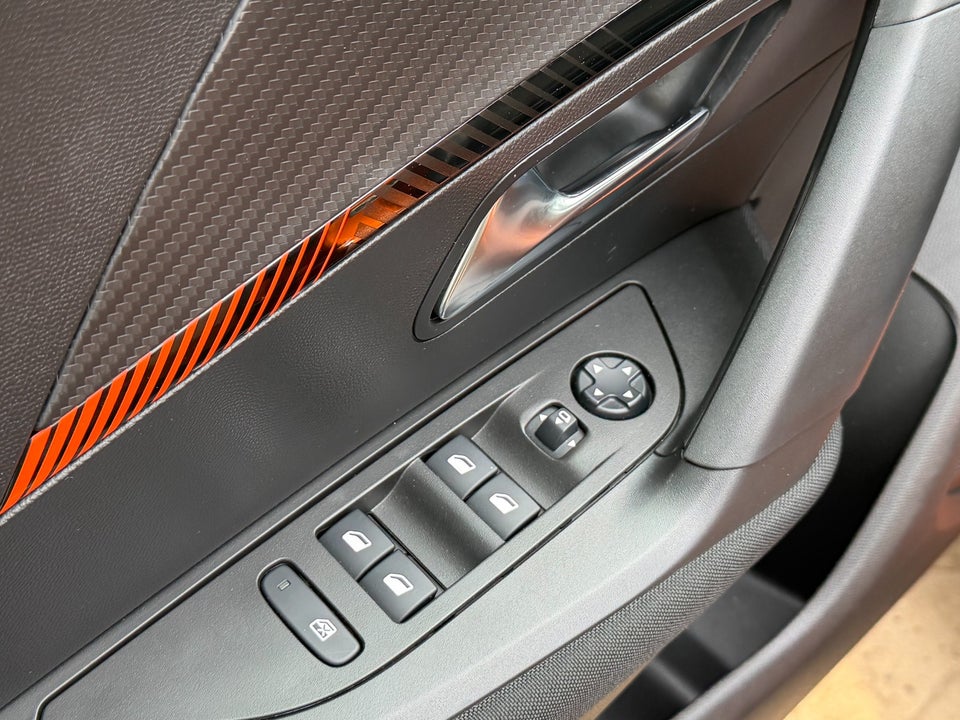 Peugeot e-2008 50 Active Pack 5d