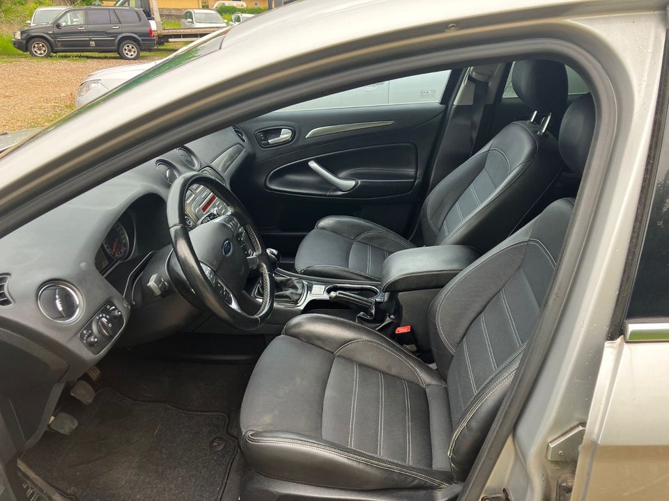 Ford Mondeo 2,5 20V Turbo Titanium stc. 5d