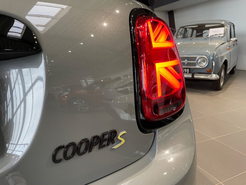 MINI Cooper SE Classic Trim 3d