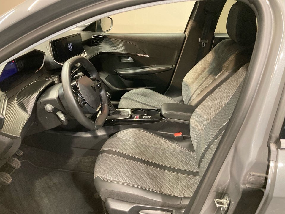 Peugeot 208 1,2 PureTech 100 Allure 5d
