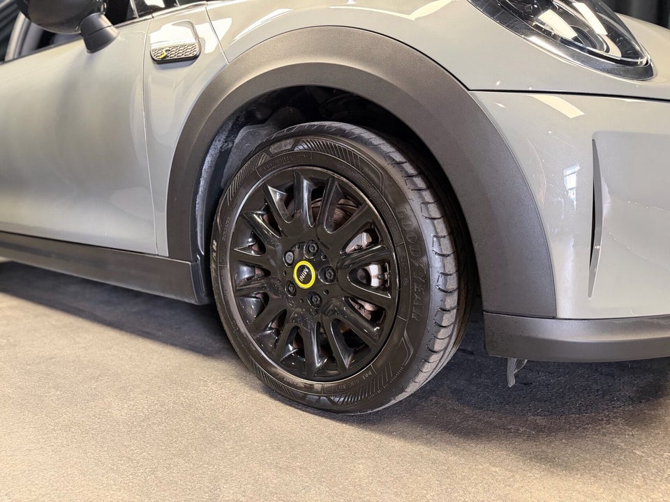 MINI Cooper SE Classic Trim 3d