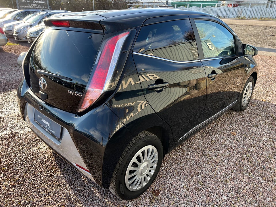 Toyota Aygo 1,0 VVT-i x-black II x-shift 5d