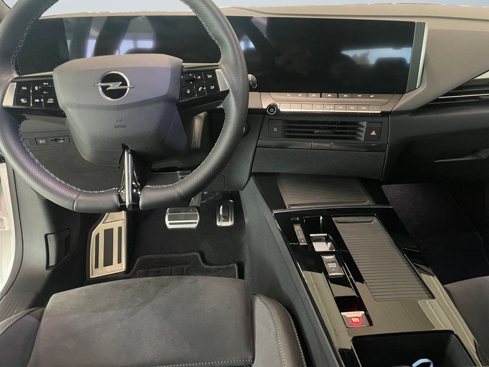 Opel Astra-e 54 Ultimate 5d