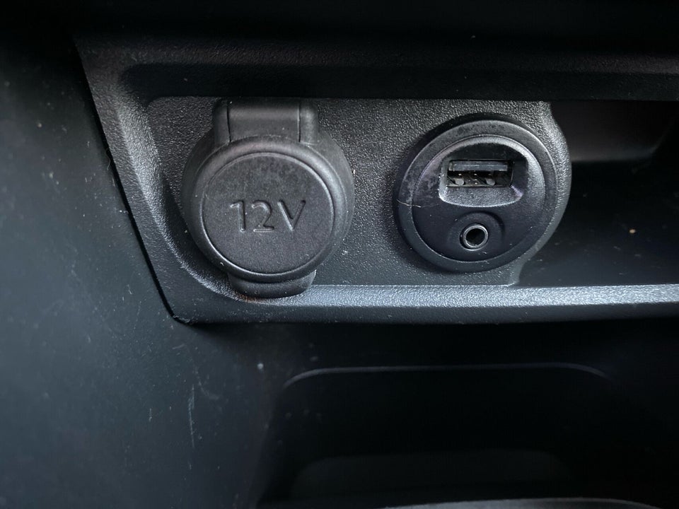 Peugeot 2008 1,2 e-THP 110 Edition+ 5d