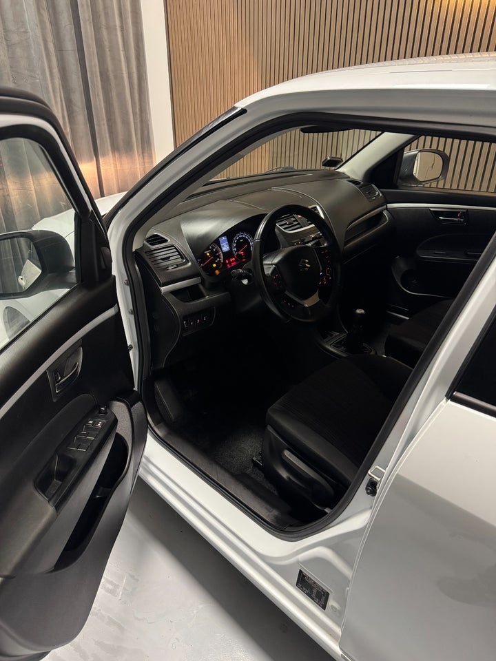 Suzuki Swift 1,2 Dualjet Exclusive 5d