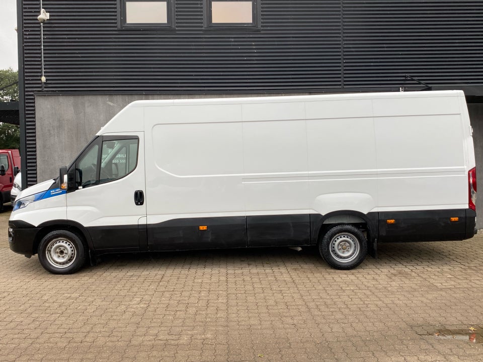 Iveco Daily 2,3 35S16 16m³ Van AG8