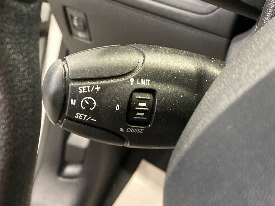 Peugeot 208 1,0 VTi Active 5d
