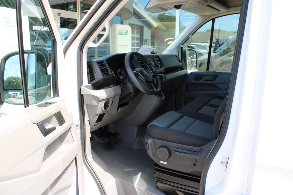 VW Crafter 35 2,0 TDi 177 Kassevogn L3H2 aut.