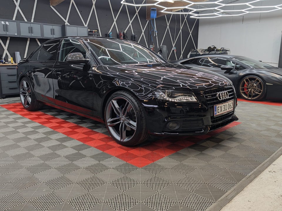 Audi A4 3,2 FSi quattro 4d