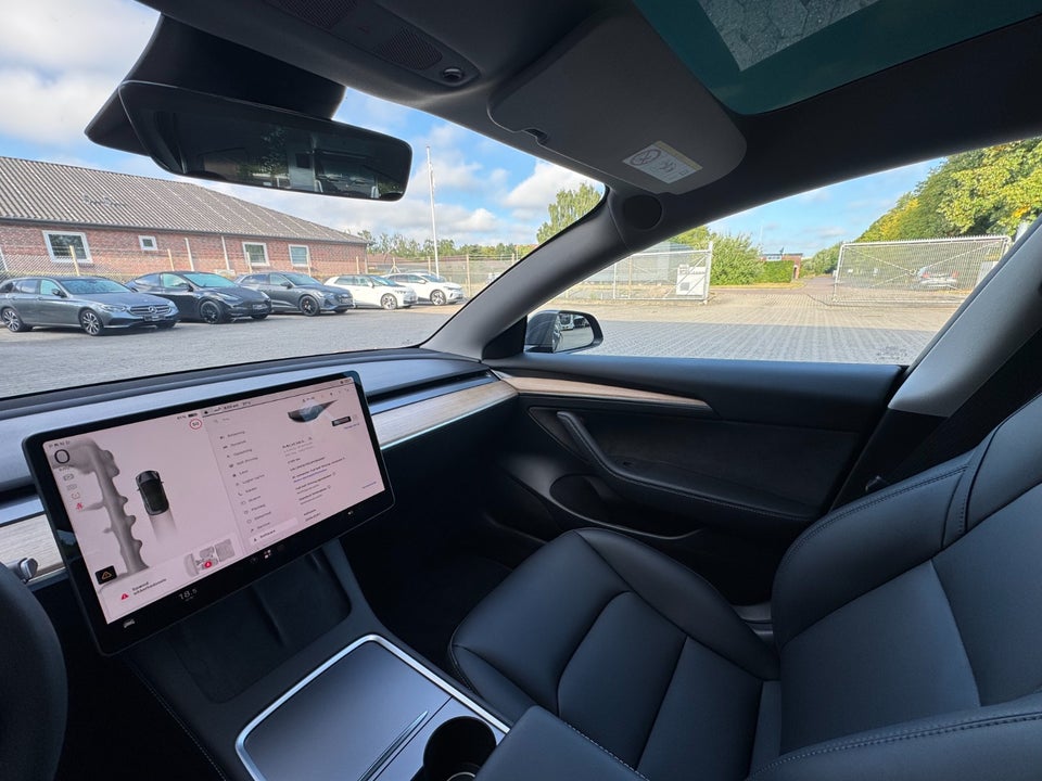 Tesla Model 3 Long Range AWD 4d